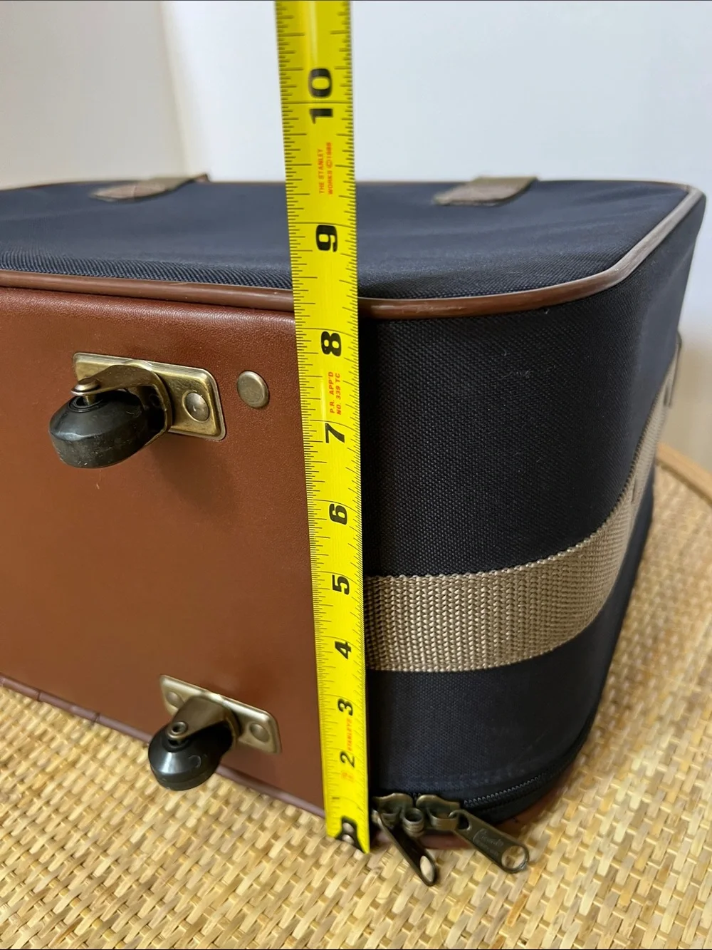 Ricardo Beverly Hills vintage 80s rolling carry-on luggage suitcase navy brown